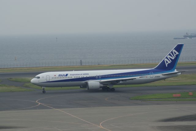 BOEING 767-300 (JA8669) - All Nippon Airways B767-381 cn27444