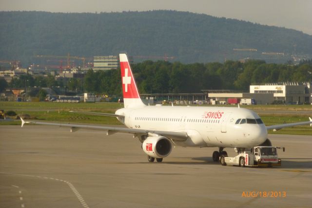 Airbus A320 (HB-IJM)