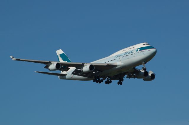 Boeing 747-400 (B-HUJ) - 2013-07-23