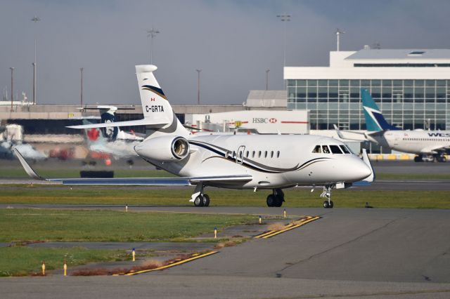 Dassault Falcon 2000 (C-GRTA)