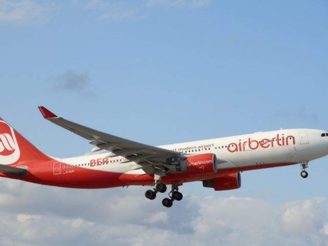 Airbus A330-200 (D-ALPI)