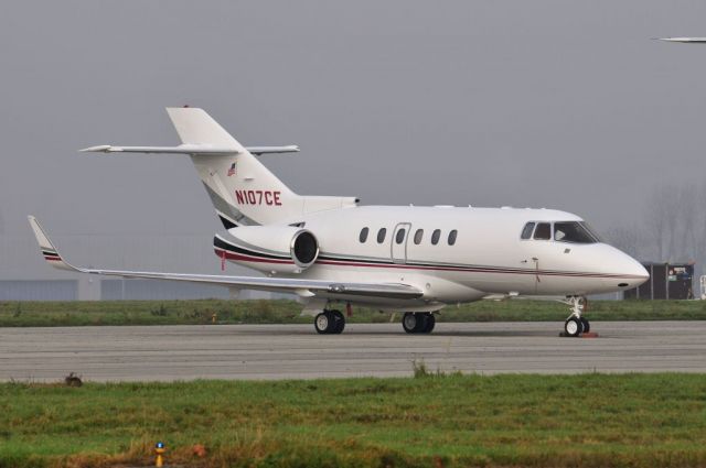 Hawker 800 (N107CE)