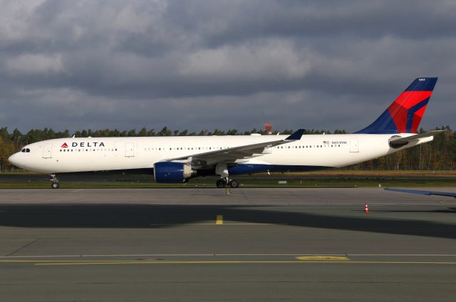 Airbus A330-300 (N803NW)