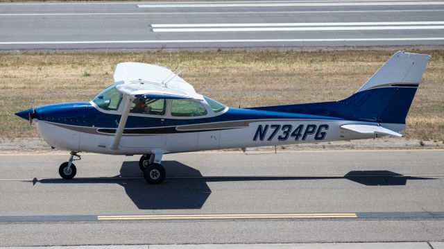 Cessna Skyhawk (N734PG)