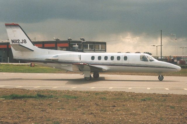 Cessna Citation II (N112JS) - Taxiing to the ramp in May-96.br /br /Reregistered N232CW 20-Apr-00.