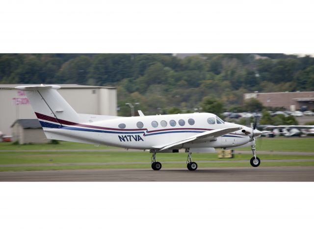 Beechcraft Super King Air 200 (N17VA) - Captain Rob Hartle taking off runway 08 at Danbury CT.