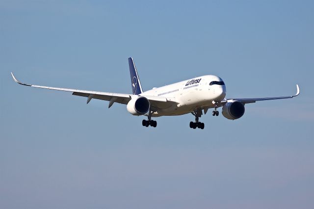 Airbus A350-900 (D-AIXM)