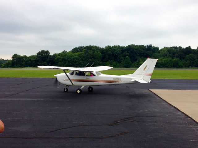 Cessna Skyhawk (N105RD)