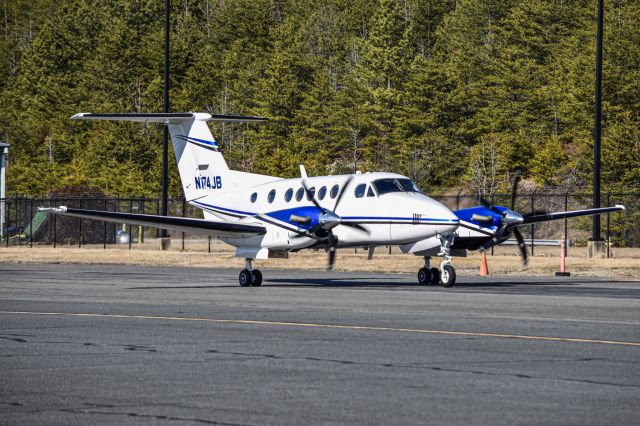 Beechcraft Super King Air 200 (N174JB)