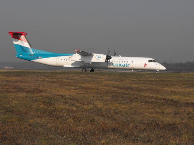 de Havilland Dash 8-400 (LX-LQA)