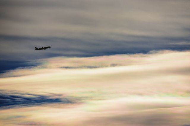 Boeing 777-200 (9V-SQL)