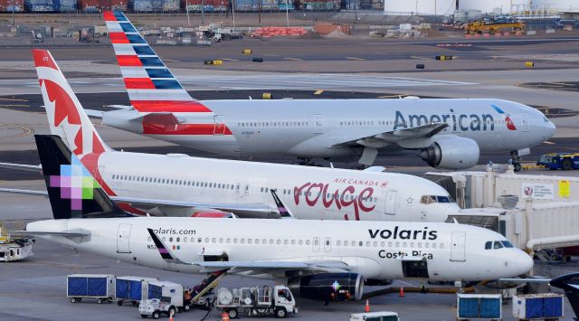 Boeing 777-200 (N786AN) - Phoenix Sky Harbor International Airport 14OCT19