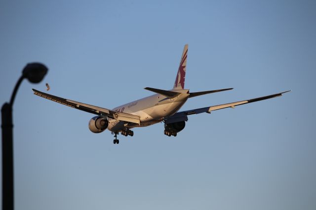 Boeing 777-200 (A7-BFW)