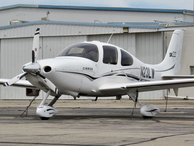 Cirrus SR-22 (N23LW)