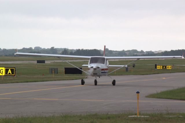 JABIRU Jabiru J160 (N682J) - Taxing on "A" at Flying Cloud MN, 2018-09-03