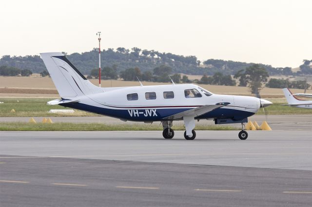 Piper Malibu Mirage (VH-JVX) - Thermoguard (VH-JVX) Piper PA-46-310P Malibu Mirage at taxiing Wagga Wagga Airport.