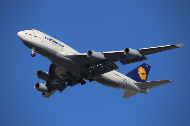 Boeing 747-400 (D-ABVR)