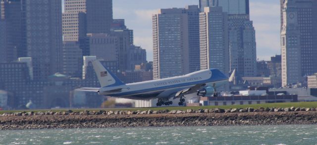 Boeing 747-200 (92-9000)