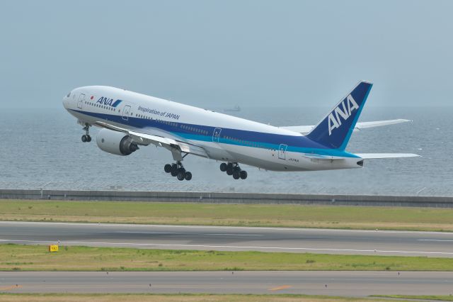 Boeing 777-200 (JA741A)