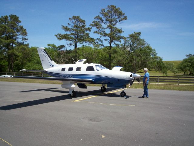 Piper Malibu Mirage (N60ER) - Paying homage at Kitty Hawk