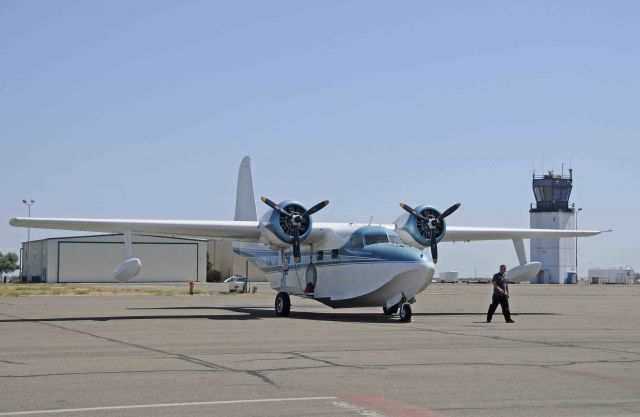 Grumman G-73 Mallard (N611DS) - 1948 Grumman G-73 Mallard at Merced Regional Airport. Hi Lee!