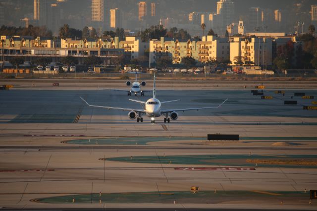 Embraer 175 —