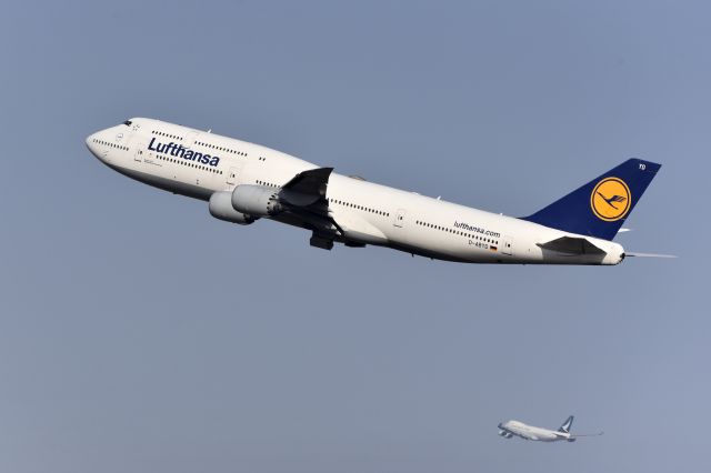 Boeing 747-200 (D-ABYD) - 2 B747 TAKE OFF AT THE SAME TIME.