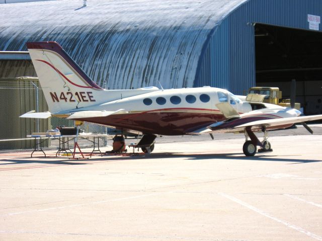 Cessna 421 (N421EE) - At San Bernardino International Airport