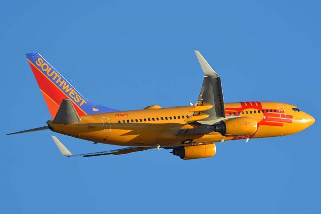 Boeing 737-700 (N781WN) - Southwest Boeing 737-7H4 N781WN New Mexico One at Phoenix Sky Harbor on November 11, 2017.