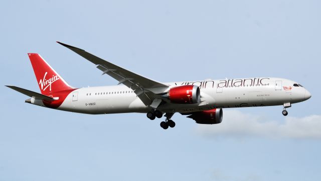 Boeing 787-9 Dreamliner (G-VBZZ) - Taken from the threshold of 09L