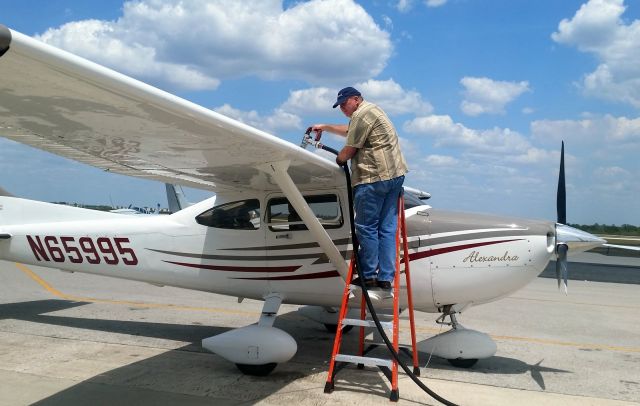 Cessna Skylane (N65995)