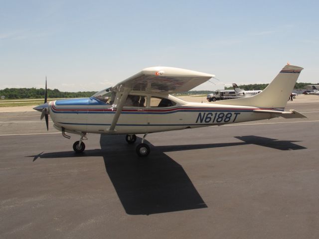 Cessna Skylane (N6188T) - A very nice personal travel aircraft!