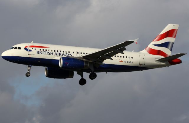 Airbus A319 (G-EUOA)