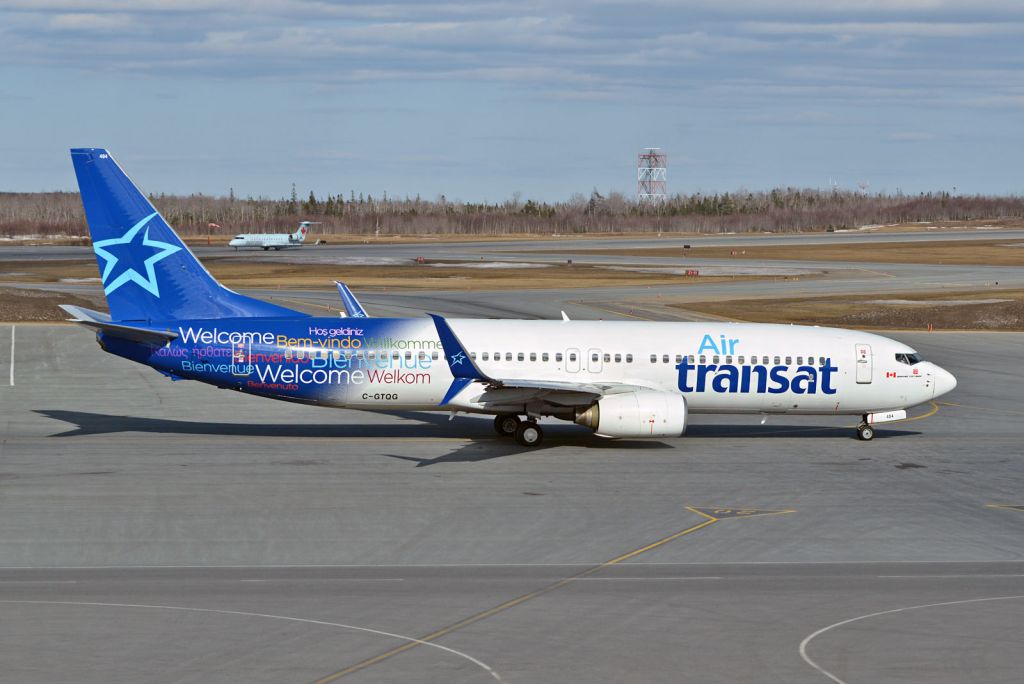 Boeing 737-800 (C-GTQG)