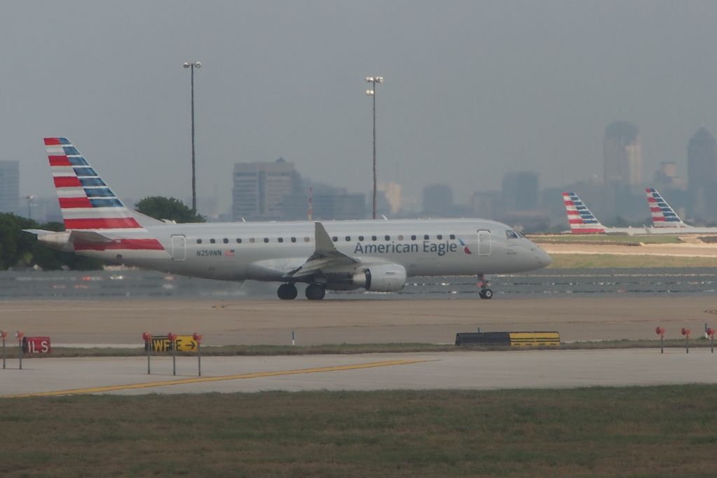 Embraer 170/175 (N259NN)