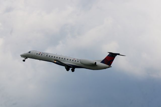 Embraer ERJ-135 (N276SK) - Departing back to Detroit off runway 1