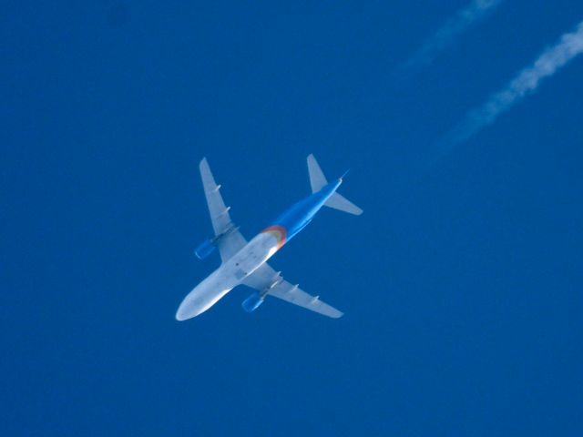 Airbus A320 (N233NV) - AAY402br /AZA-CVGbr /01/02/225