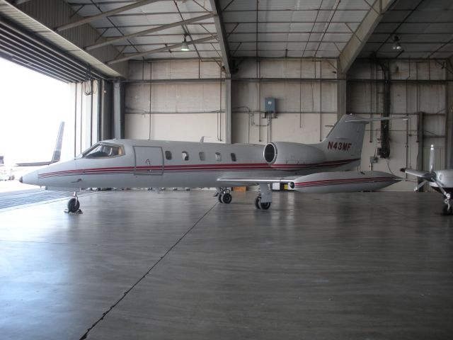 Learjet 35 (N43MF)