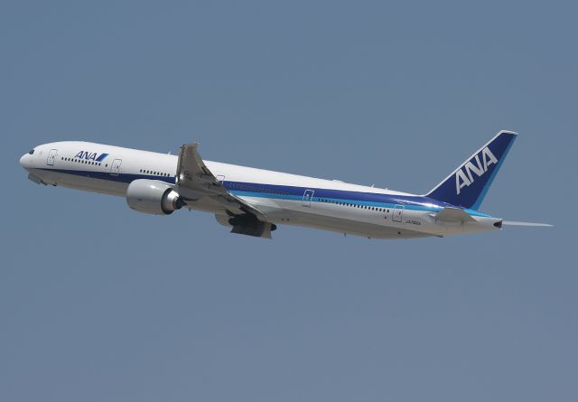 BOEING 777-300ER (JA782A)