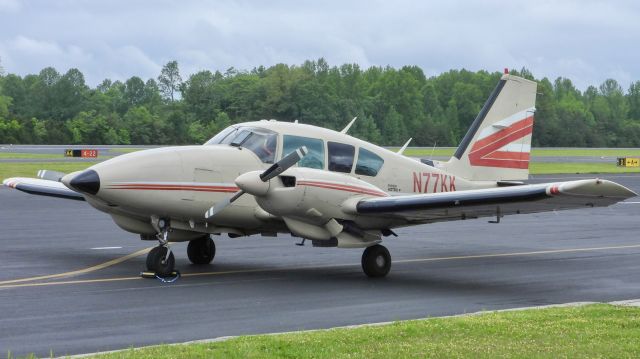 Piper Aztec (N77KK)