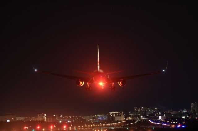 BOEING 767-300 (JA606J) - January 5th 2022:HND-HKD.