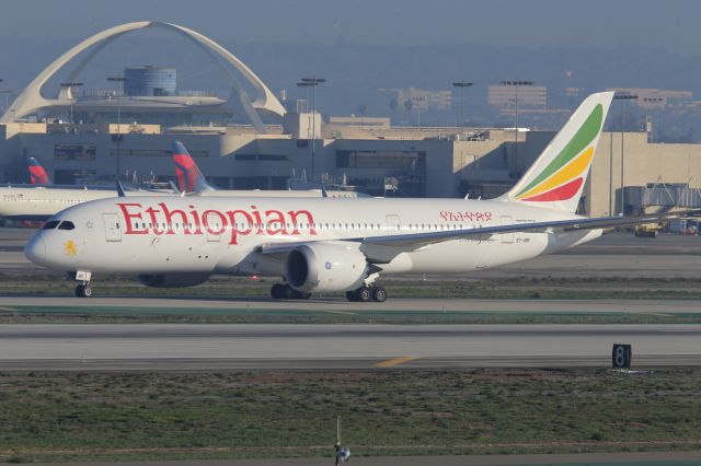 Boeing 787-8 (ET-ARF)
