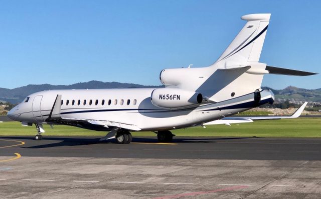 Dassault Falcon 7X (N656FN) - Taxing off gate 1