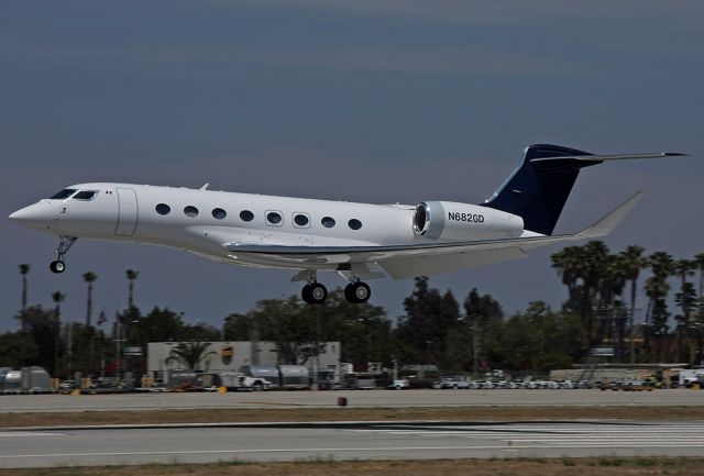 Gulfstream Aerospace Gulfstream G650 (N682GD) - Gulfstream 650 N682GD(6182)about to land after a test flight at Long Beach(lgb/klgb)