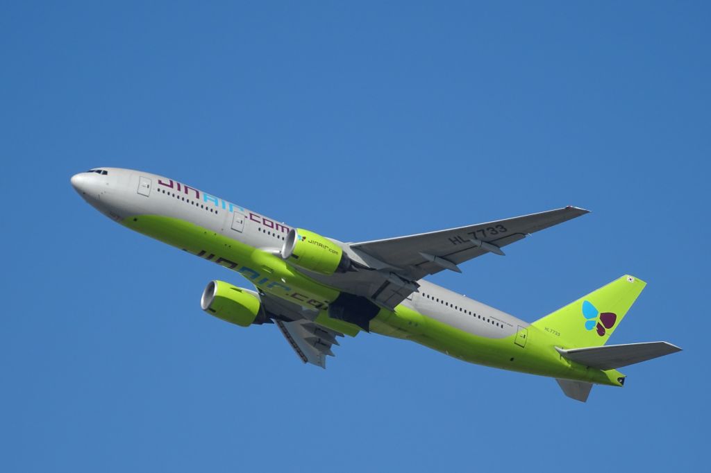 Boeing 777-200 (HL7733)