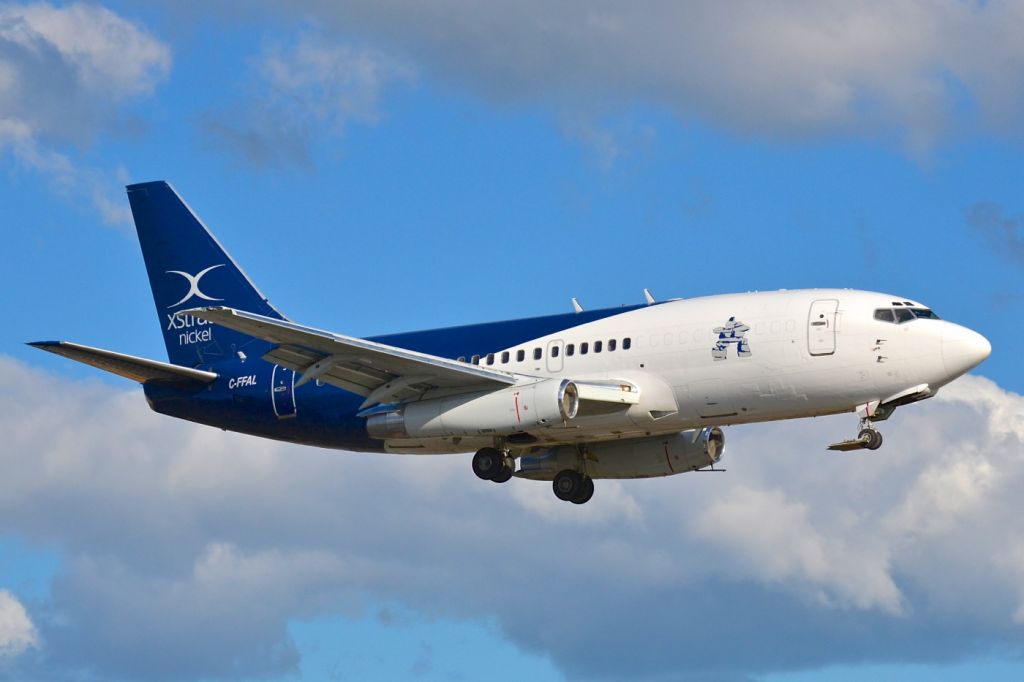 Boeing 737-200 (C-FFAL)