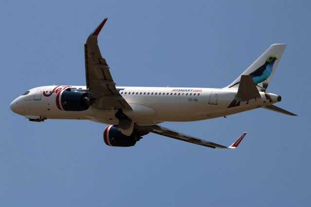 Airbus A320 (CC-DIL)