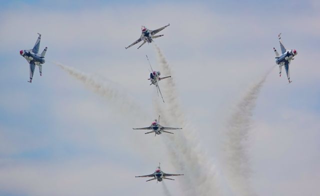 Lockheed F-16 Fighting Falcon —