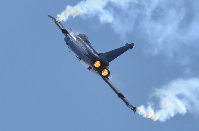 — — - Rafale demo salon du bourget 2011