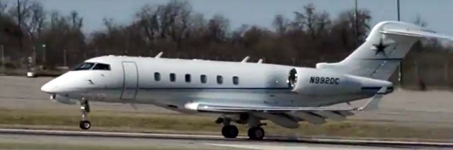 Bombardier Challenger 300 (N992DC)